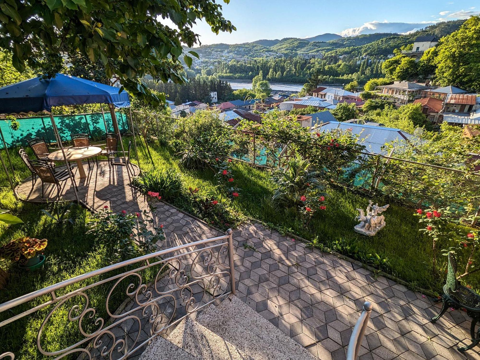 Hotel Veranda Kutaissi Exterior foto