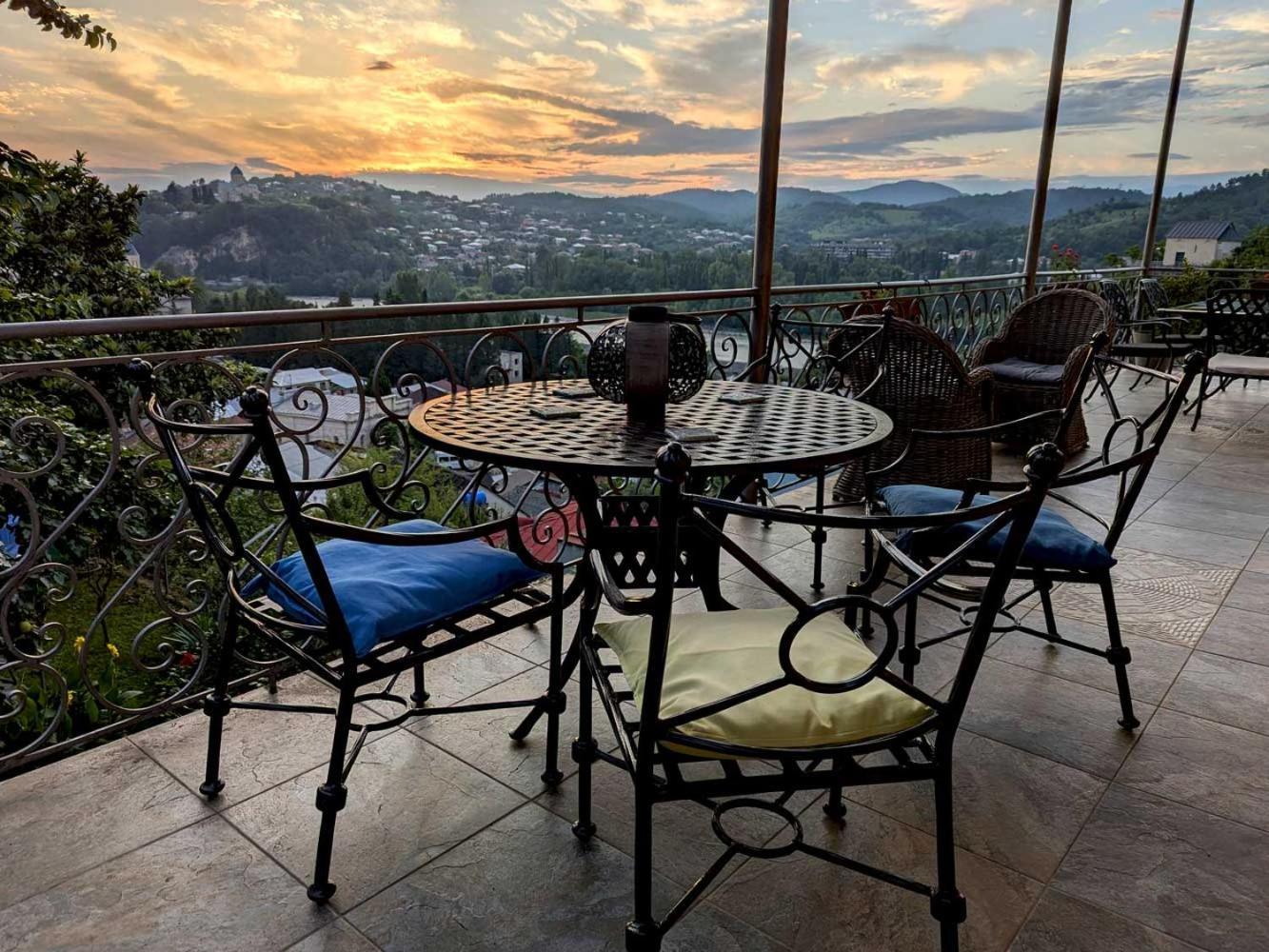 Hotel Veranda Kutaissi Exterior foto